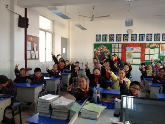 福万达“蓝教室”关爱学生大型公益活动