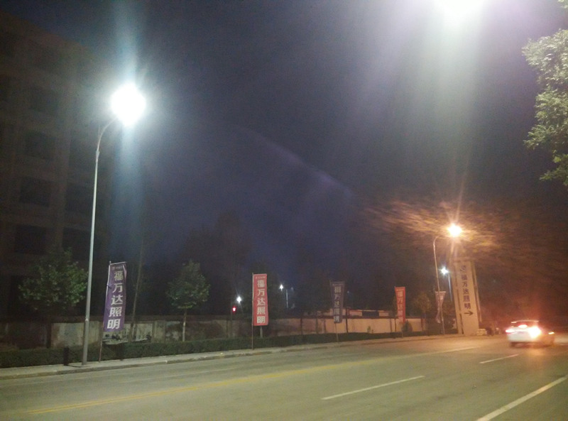 雾霾克星-福万达空气净化路灯再次亮相长治街头