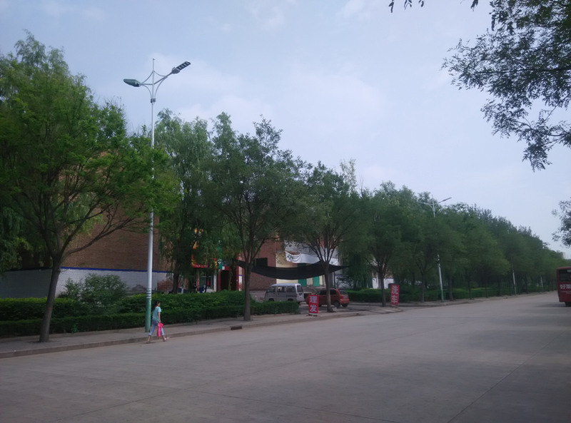 福万达空气净化路灯亮相长治街头，成市民健康新的守护者